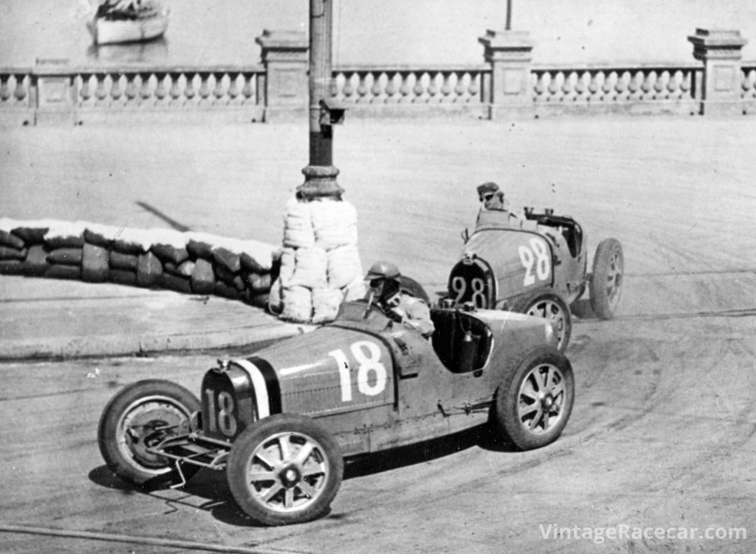 1930 Monaco GP, Louis Chiron leads William Grover-Williams. 