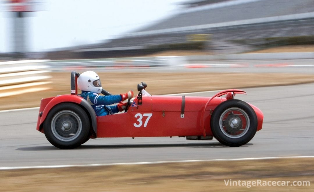 George Vapaa streaks by in his Lotus 7.Photo: Walter Pietrowicz 