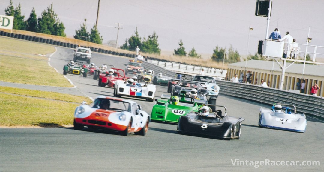 The sports racers get off the line for the final race. Photo: Steve Oom 