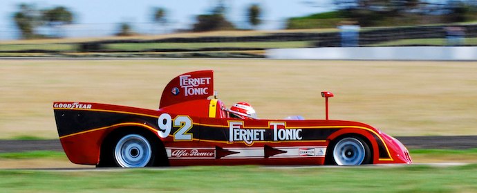 Joe Nastasi Alfa Romeo T33SC12, turn 4 entry