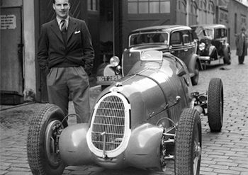 Richard Seaman with Ruesch’s Tipo C (chassis number 50013) in his London mews