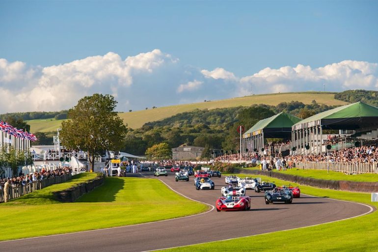 Start of the Whitsun Trophy at the Goodwood Revival 2015 Julien Mahiels