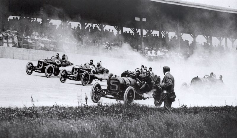 1911 Indy 500 first turn