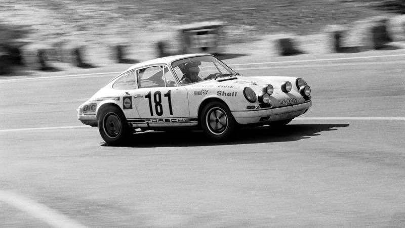 911 R 2.0 Coupe, Gerard Larrousse at the 'Tour de France, 1969, Porsche AG