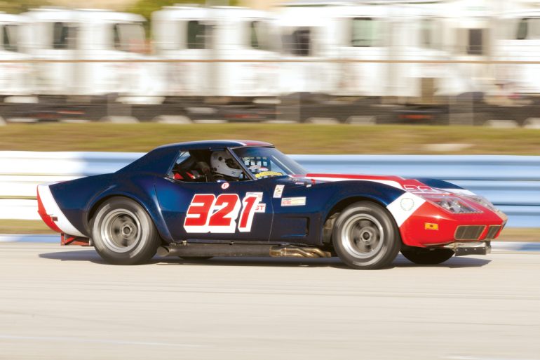 Jim HudsonÕs throaty 1968 Corvette.
Photo: Chuck Andersen