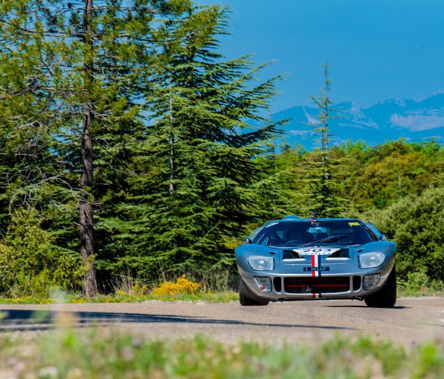 James COTTINGHAM / Andrew SMITH GBR / GBR FORD GT40 MKI 1965