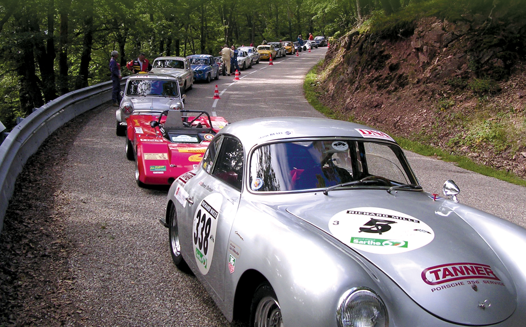 Cars await their turn at Turckheim.