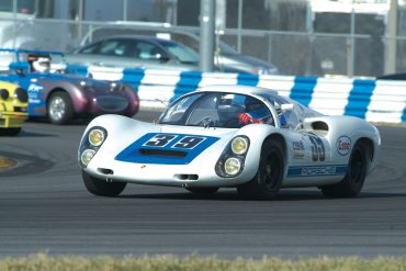 The 1975 Porsche 910 of Howard Cherry, in Turn 3.
Photo: Chuck Andersen