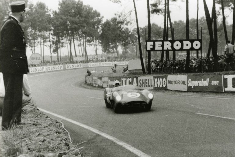 Victorious Aston Martin DBR1 of Roy Salvadori (GB) and Carroll Shelby (USA)