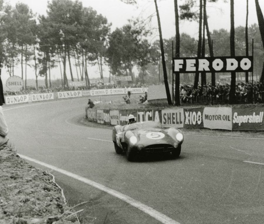 Victorious Aston Martin DBR1 of Roy Salvadori (GB) and Carroll Shelby (USA)