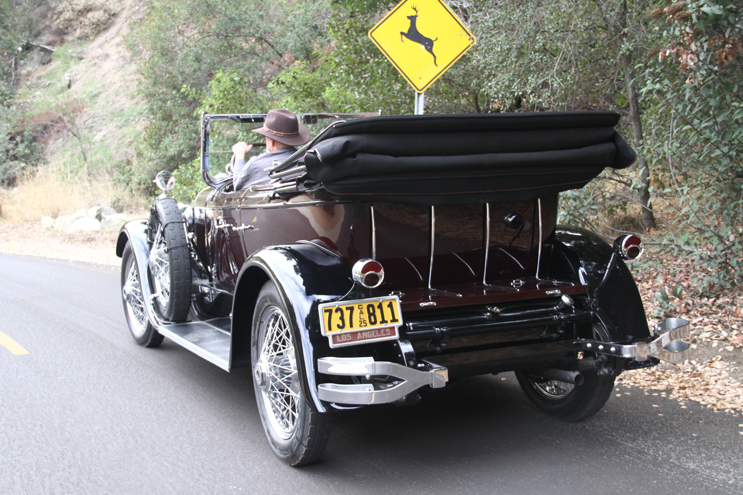 rear view of a 1925 brown Lincoln Phaeton