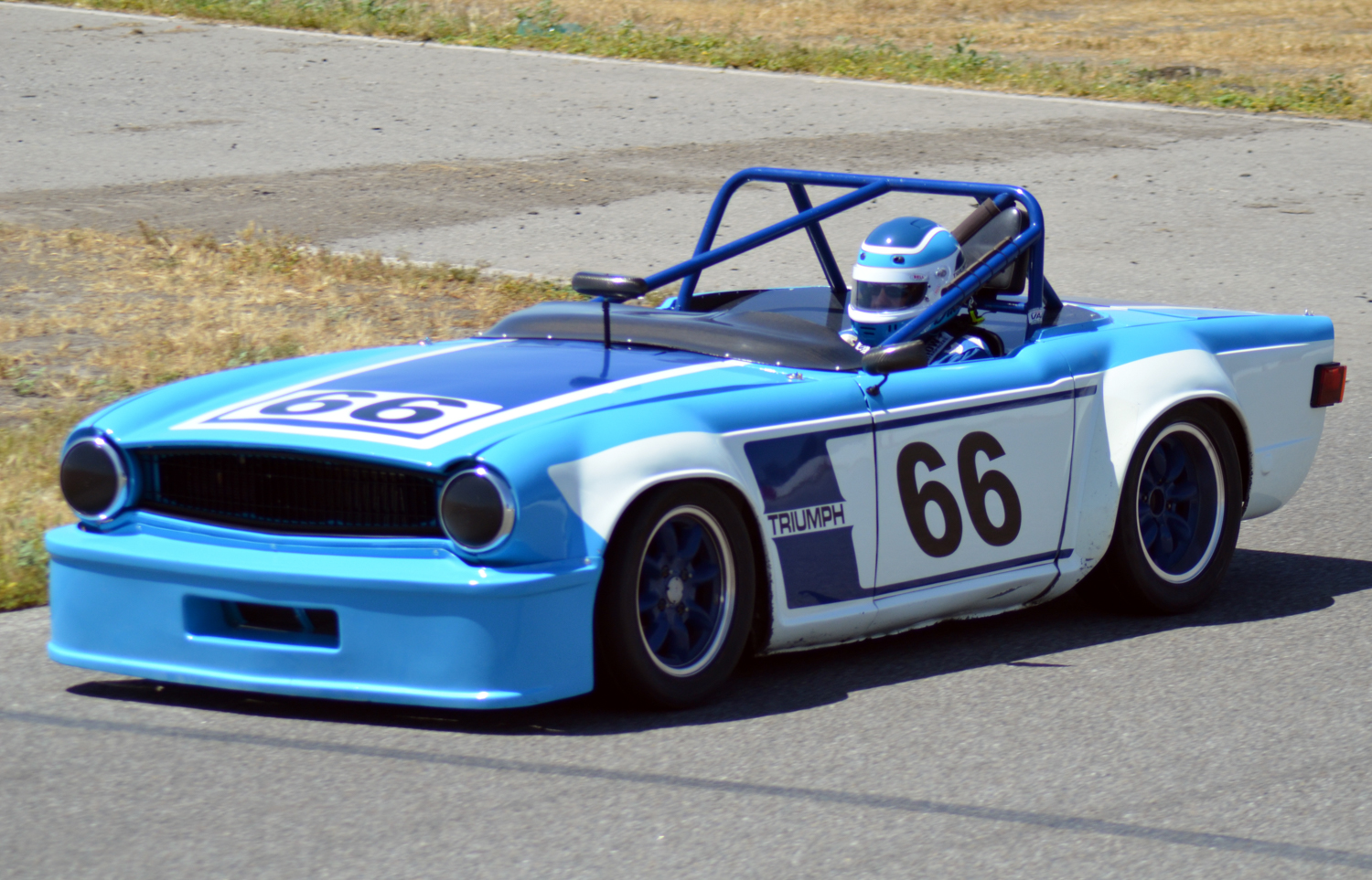 #66b Dale Kent, 1970 TR6, Best Lap: 2:16.712