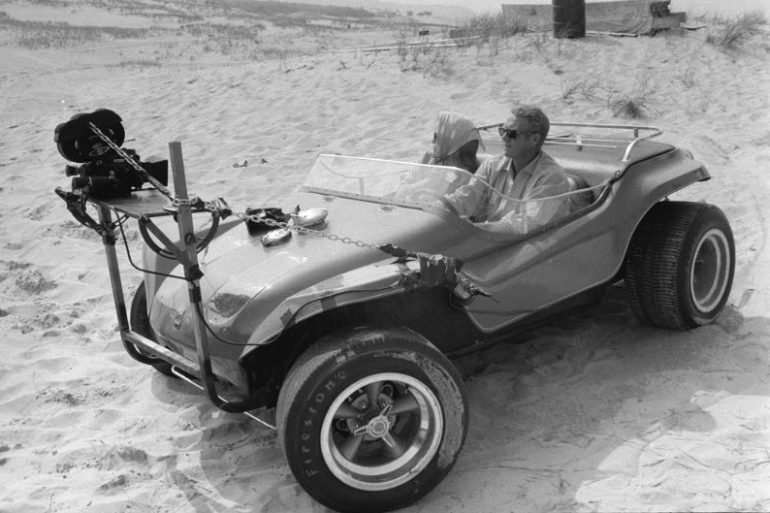 Steve McQueen with Faye Dunaway (photo: MGM Studios)