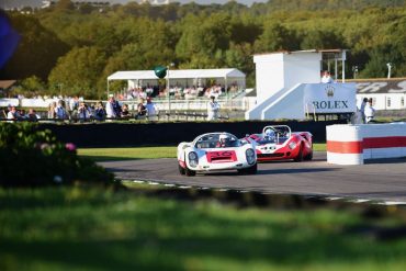 1967 Porsche 910 and 1966 Lola-Chevrolet T70 Spyder