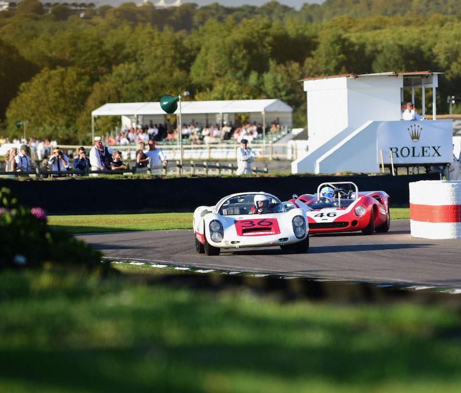 1967 Porsche 910 and 1966 Lola-Chevrolet T70 Spyder