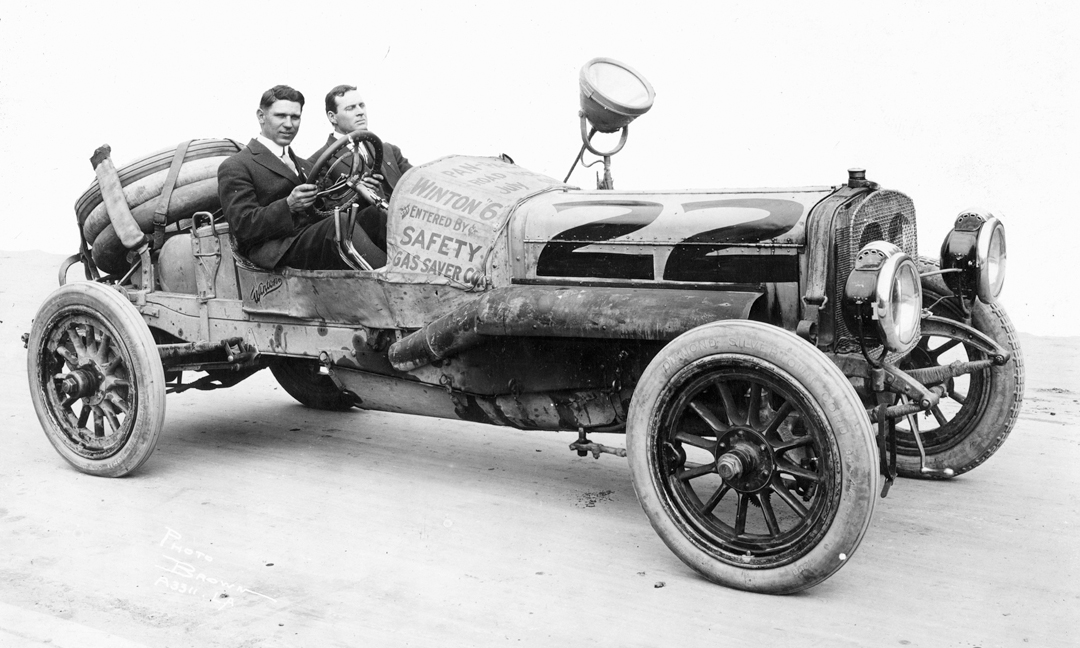 Frank Verbeck drives his Fiat to victory in the Pan-Pacific Road Race (1913).