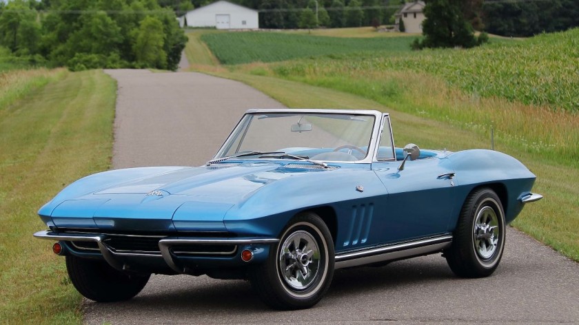 1965 Chevrolet Corvette Convertible (1)