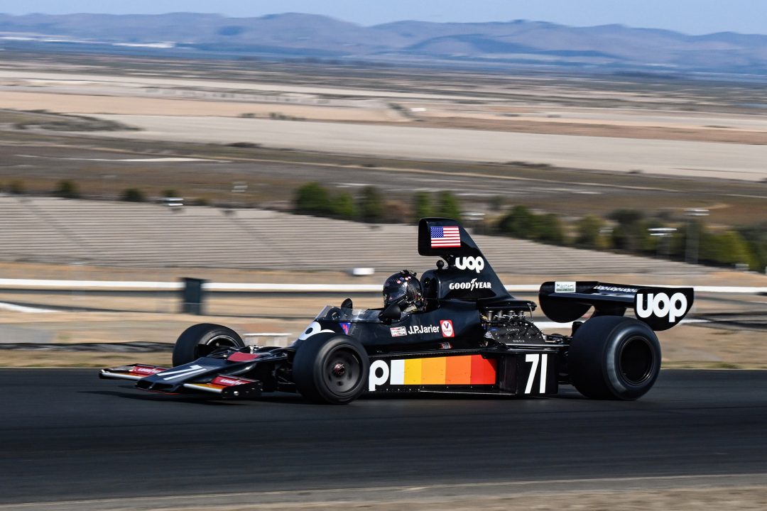 Nicholas Colyvas, 1976 Shadow DN5,  between two and three. Photo © Dennis Gray Dennis Gray