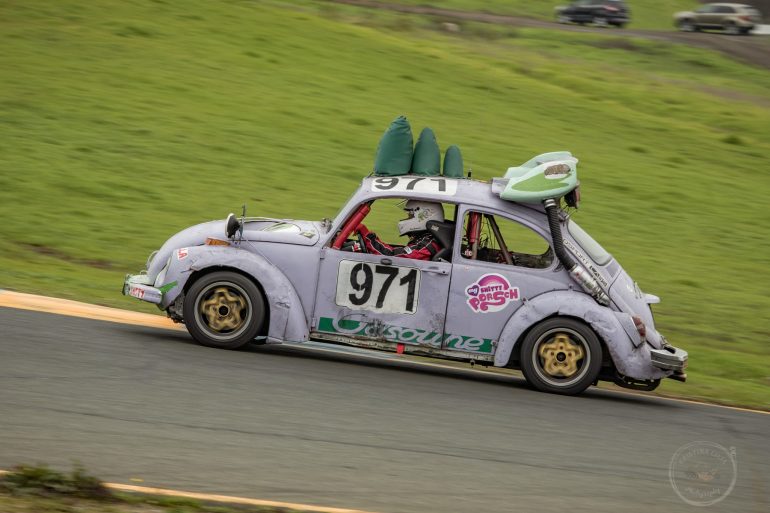 1971 VW Super Beetle - Team Hella Shitty Racing