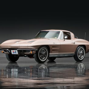 1963 Chevrolet Corvette Sting Ray 'Fuel-Injected' Split-Window Coupe Darin Schnabel | ©2013 Courtesy of RM Auctions